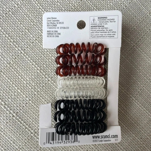 *NEVER USED* Makeup Bag, Hair Ties, Shine Control Powder, and Highlighter Bundle - Picture 7 of 11